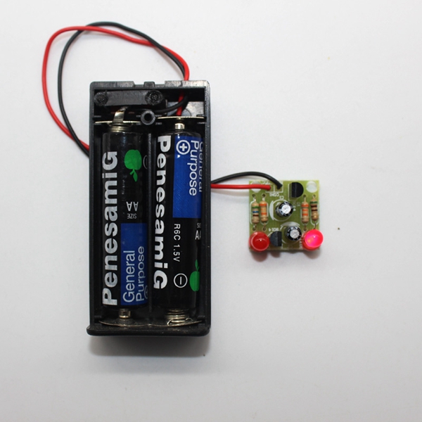 DC 3-14V DIY Simple LED Red Flashlight Circuit Kits DIY Multiharmonic Oscillating Electronic Circuit Sets PCB Board + Electronic Components + Instruct 17
