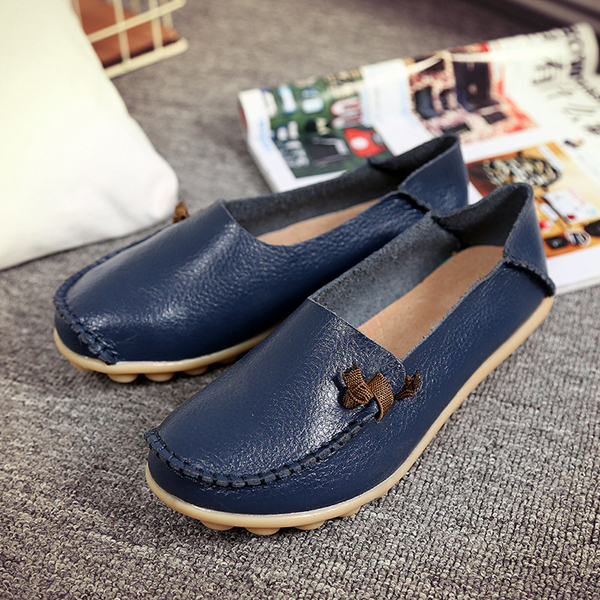 Large Size Soft Leather Multi-Way Flat Loafers For Women - US$23.31