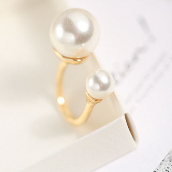 Double Pearl Finger Ring