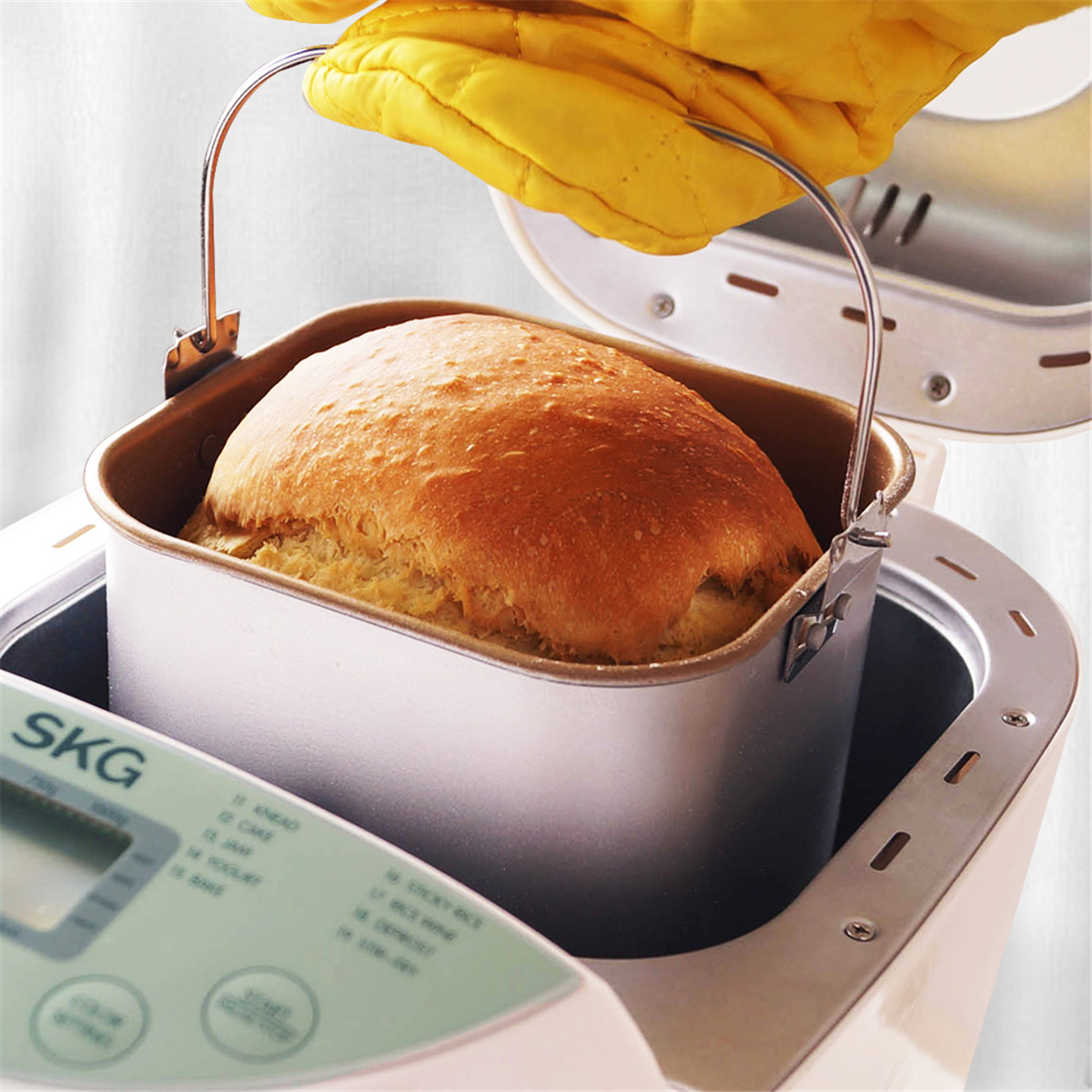 Припек что это при выпечке хлеба. Хлебопечка Automatic Breadmaker TS-018s. Хлебопечка с хлебом. Аппарат для готовки хлеба. Выпекание хлеба в хлебопечке.