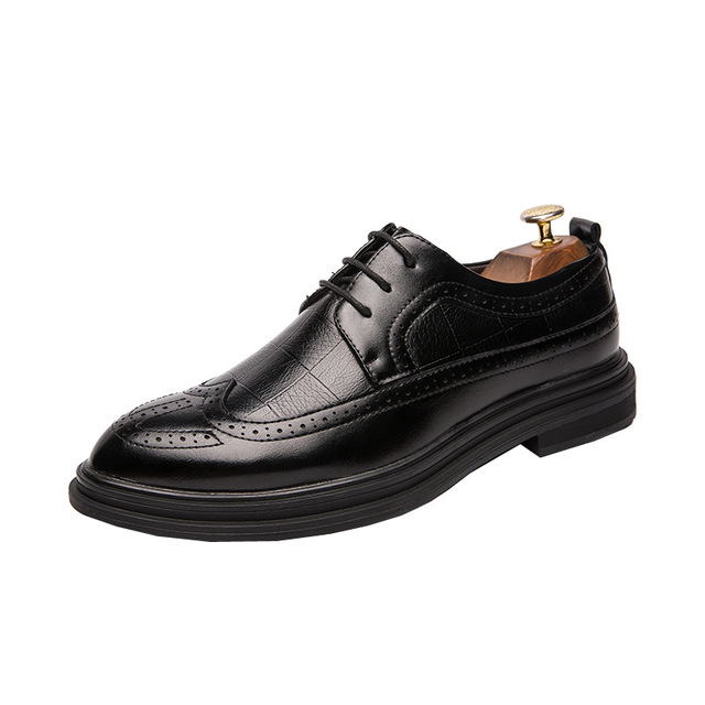 Les chaussures en cuir de la Nouvelle Angleterre de la tendance de travail noir des hommes ont augmente la couleur des chaussures daffaires en caoutchouc