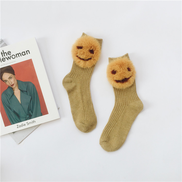 Femmes Vintage laine melange tube chaussettes occasionnels Harajuku artificielle fourrure de vison Smiley chaussette pour cadeau