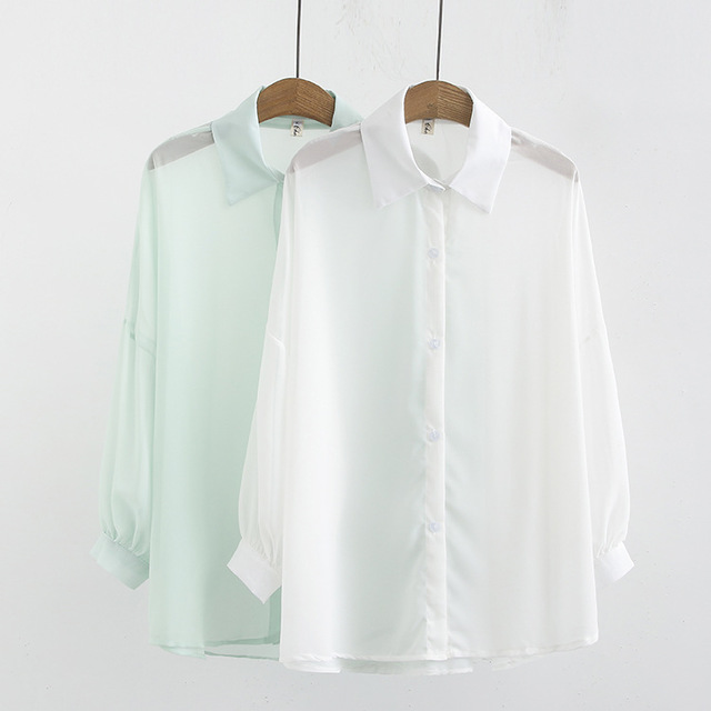 Couleur unie des femmes XL couleur unie Super Loose Perspective Sunscreen Shirt confortable en mousseline de soie sauvage 708042
