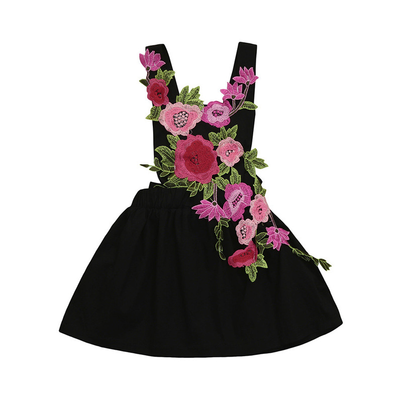 Robe de princesse sans dossier avec bretelles en trois dimensions et fleurs brisees noires