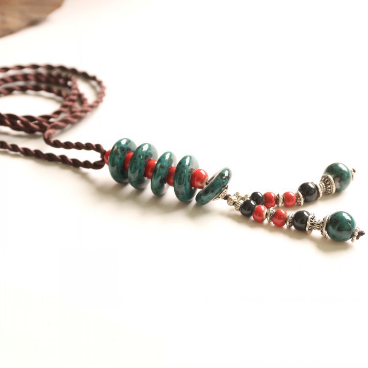Collier charmant ethnique fait a la main de perles en ceramique a corde de cire long collier personnalise pour femme
