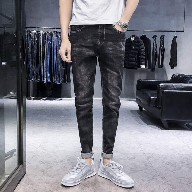 Jeans de nouveaux hommes tendance Slim Feet Pants Casual Pants Saison Straight Black Pantalons