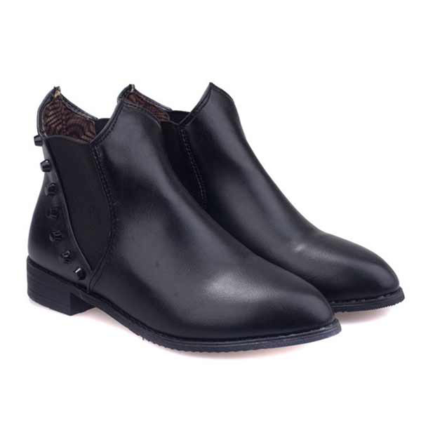 Vintage Pointed Toe Rivet Flat Motorcycle Short Boots - US$25.68 sold out
